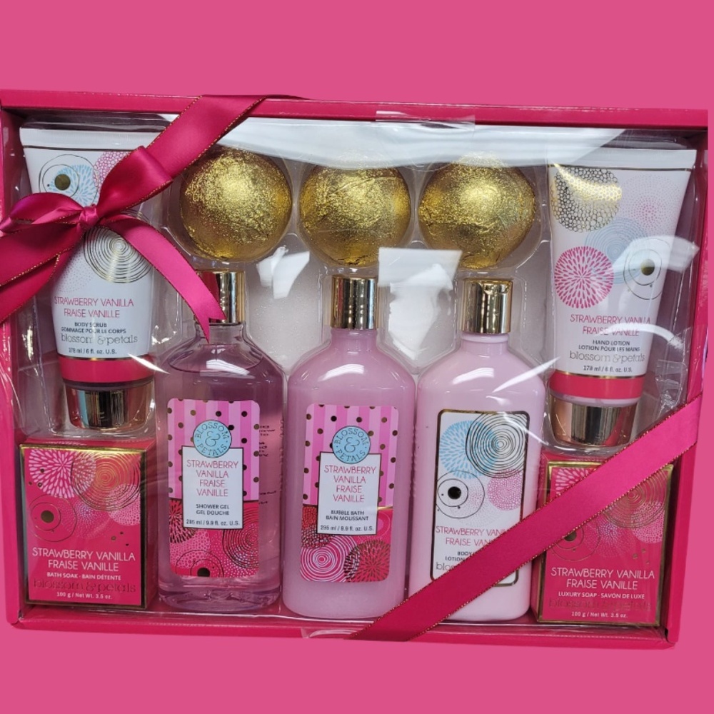 Strawberry Vanilla Bath & Body Gift Set : 8-Piece Collection Blossom Petals